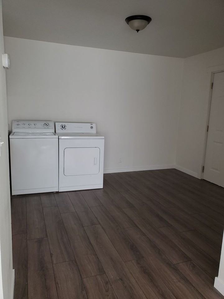 1928 9TH AVE #1 & #2 - Photo 3 of 10