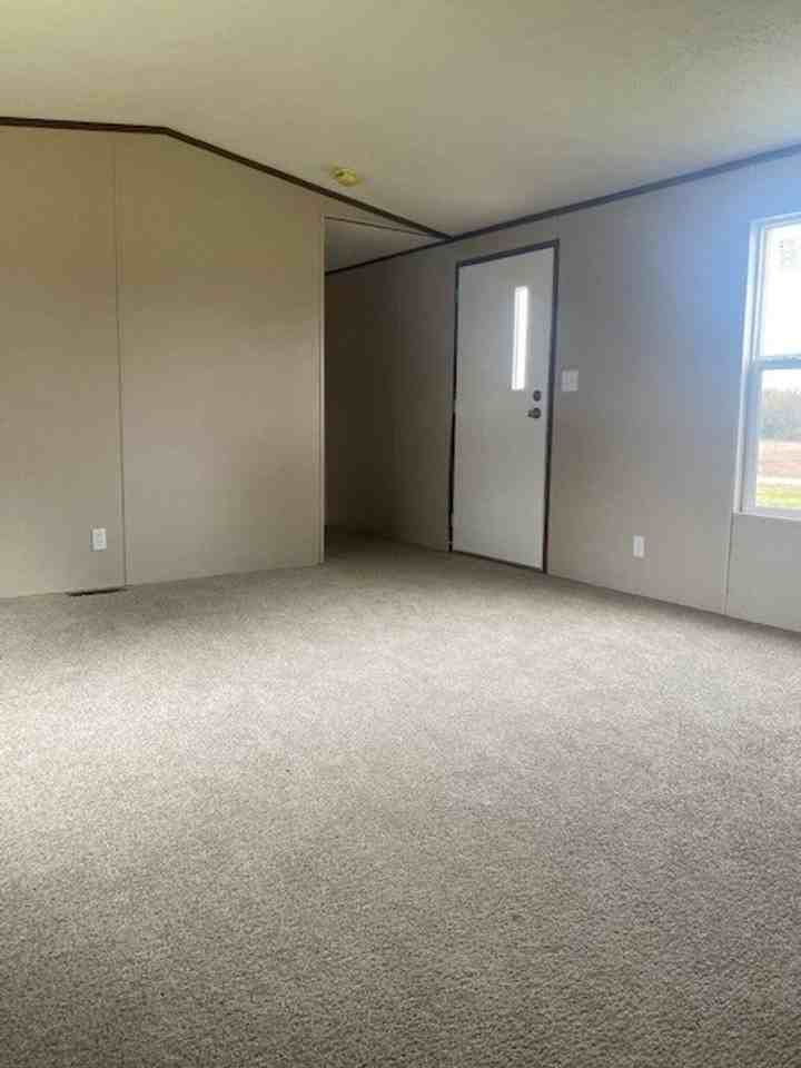 1315 Hooks Rd - Photo 3 of 13