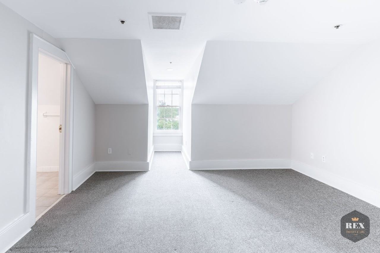 Wynn Building - Photo 2 of 17