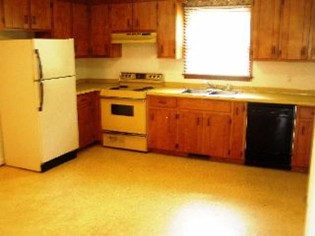 1401 Tenbury Drive - Photo 2 of 5