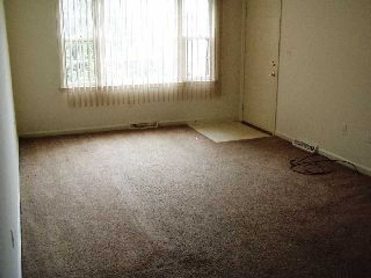 1401 Tenbury Drive - Photo 3 of 5