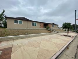 featured image of 385 N Valencia Blvd