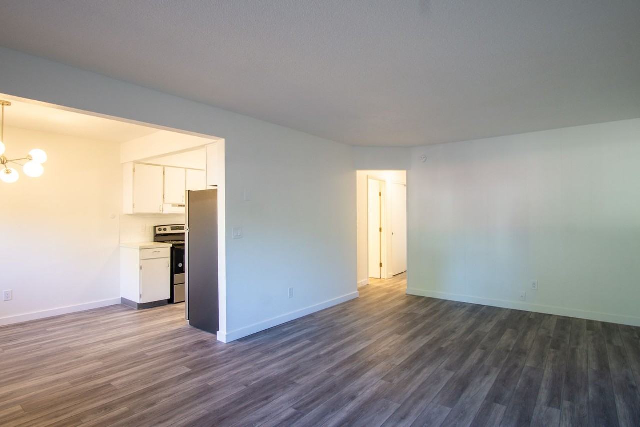 1034 Se 29th Ave - Photo 2 of 17