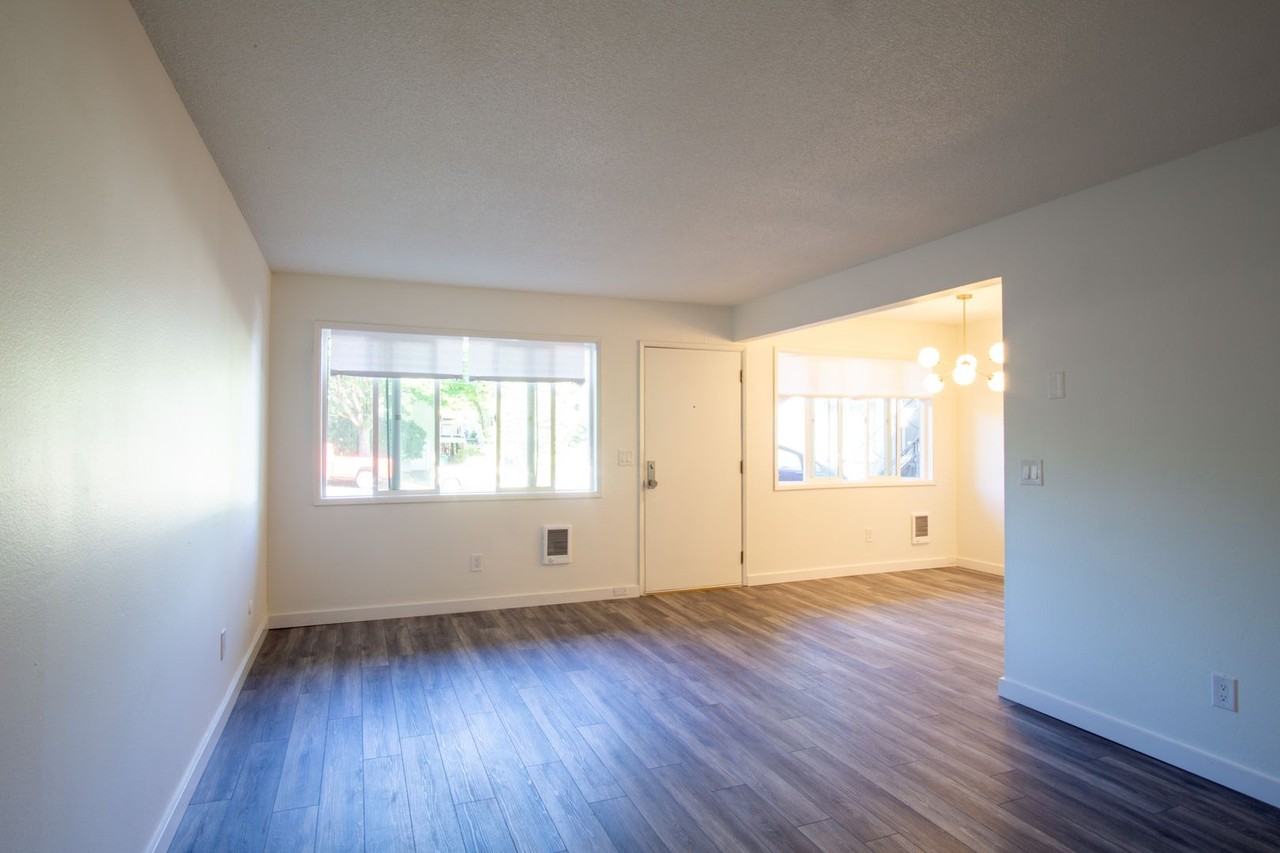 1034 Se 29th Ave - Photo 3 of 17