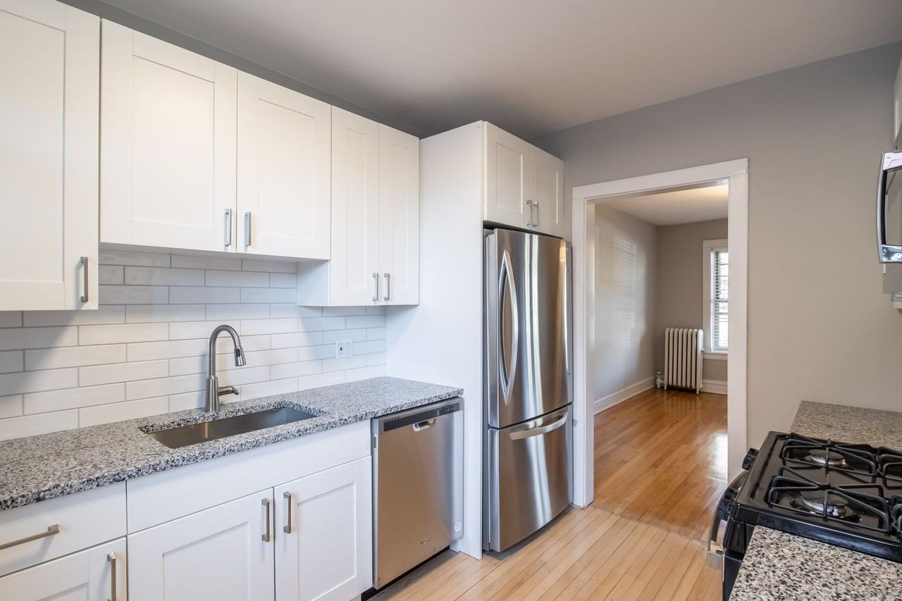 2317-2325 W. Chase Avenue - Photo 3 of 11