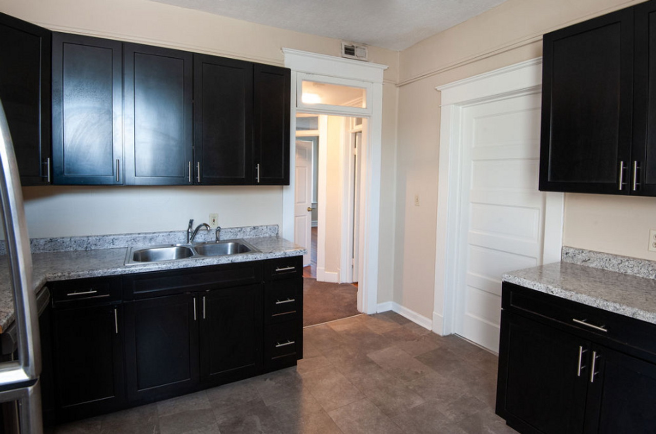 521 North Washington Street - Photo 6 of 10