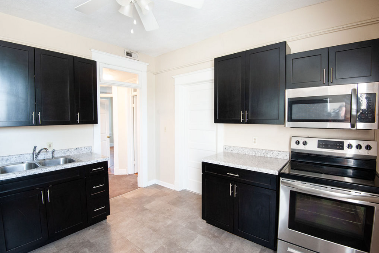 521 North Washington Street - Photo 7 of 10