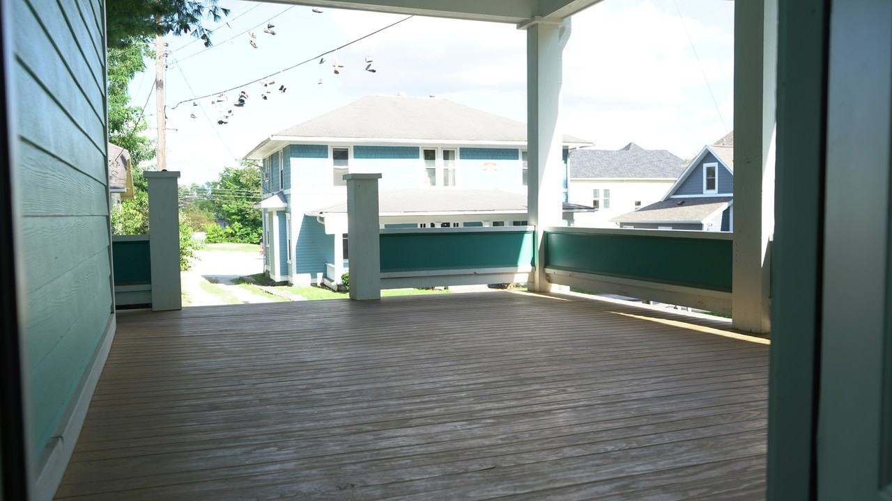 613 N Lincoln St - Photo 6 of 30