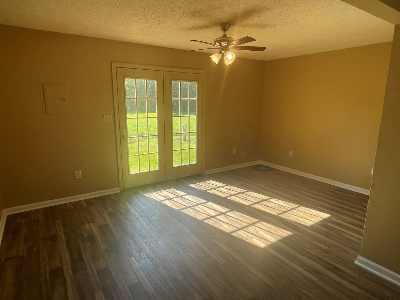 427 Mount Pelia Rd #6 - Photo 3 of 18