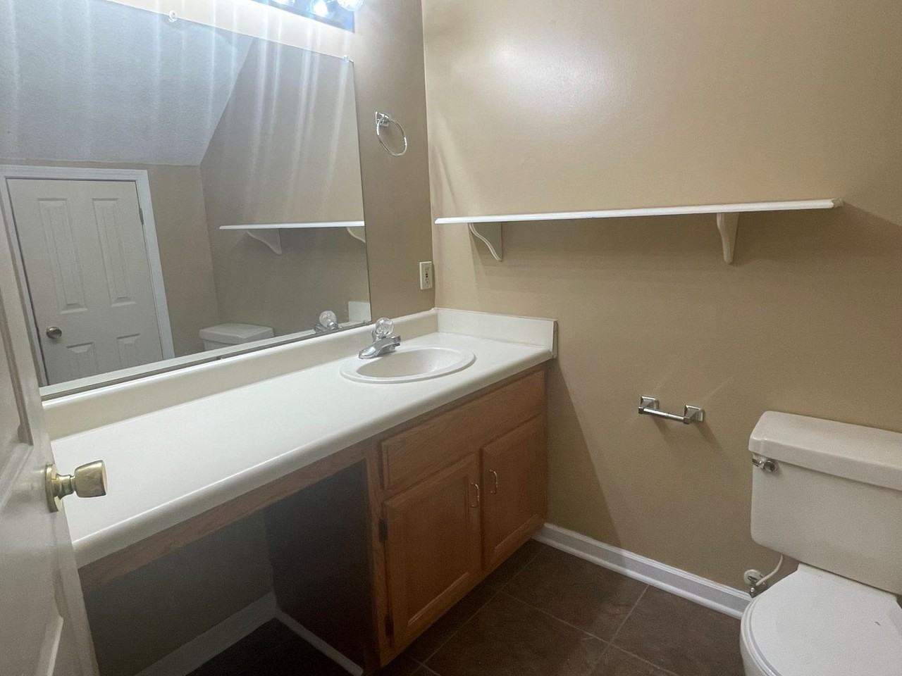 427 Mount Pelia Rd #6 - Photo 4 of 18
