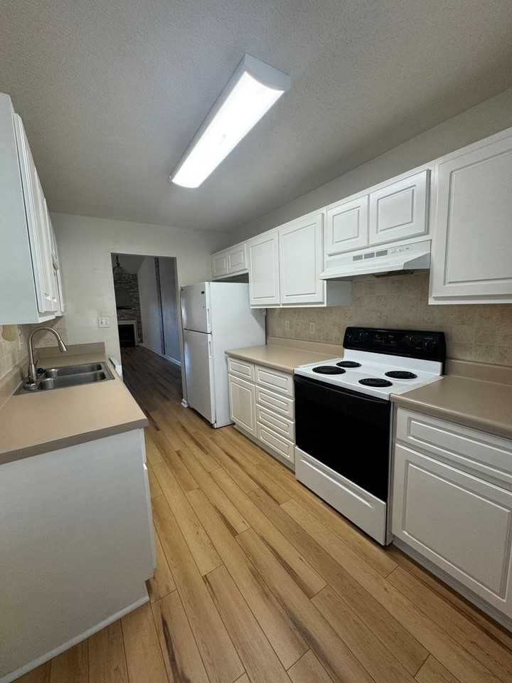 104 Saint Kitts Ct - Photo 2 of 16