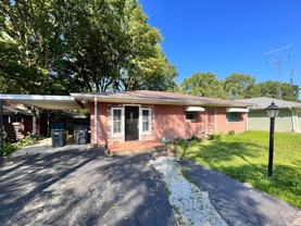 1705 Summit Dr - Photo 1 of 1