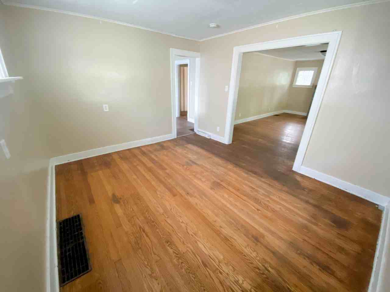 918 N Chauncey Ave - Photo 4 of 13