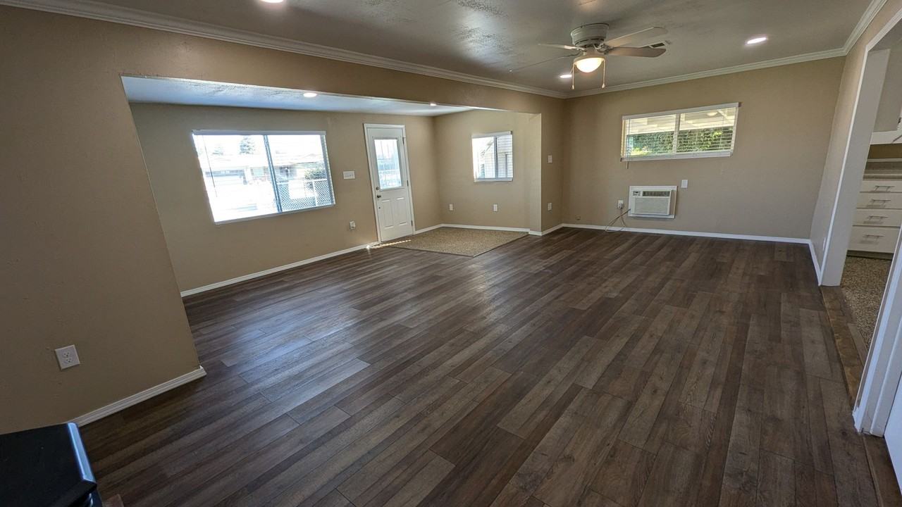 2191 Linda Vista Ave - Photo 3 of 13