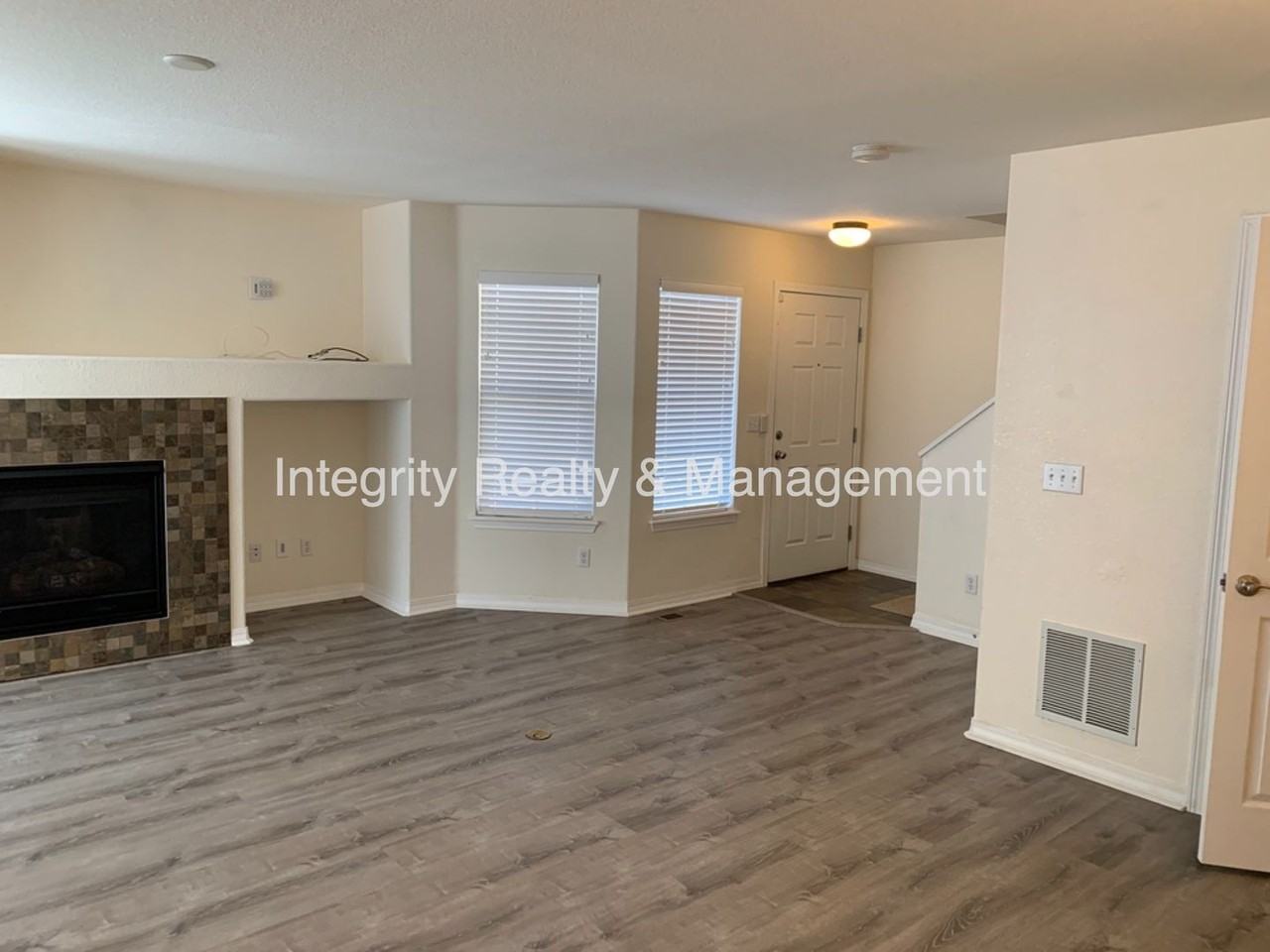2695 Cutters Cir #106 - Photo 4 of 29