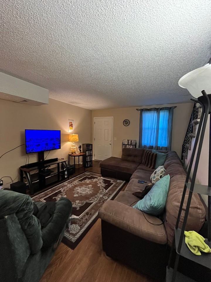 110 Shannon Ave #B - Photo 3 of 7