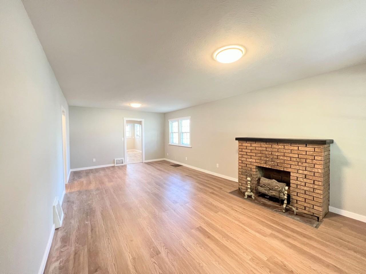 516 W 13th Ave - Photo 3 of 20