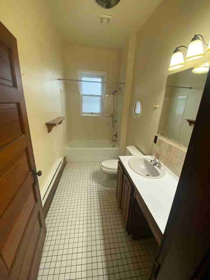 21 E Oakland Ave - Photo 4 of 8