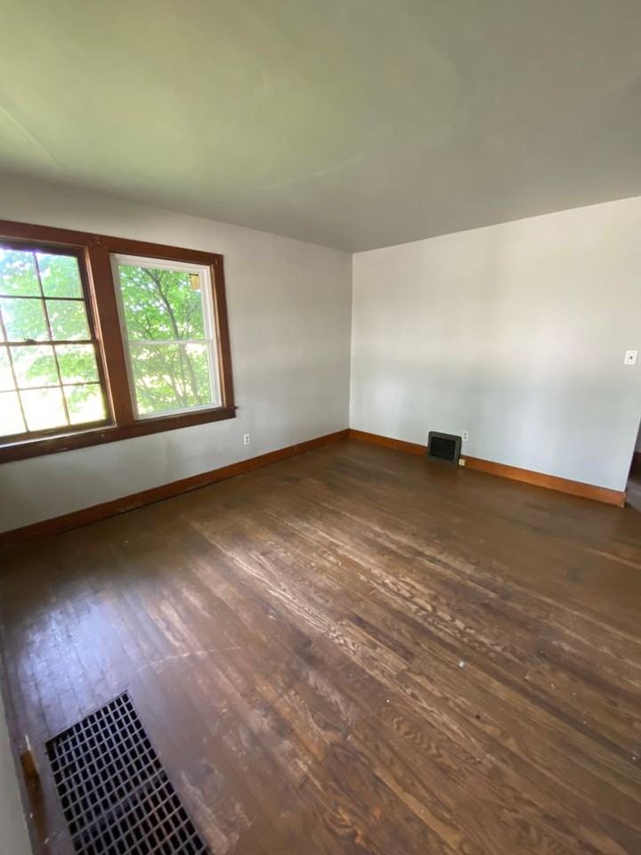 1424 W State Blvd - Photo 2 of 6