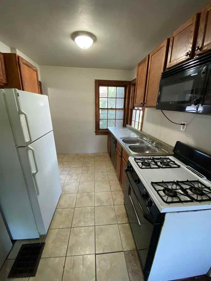 1424 W State Blvd - Photo 3 of 6