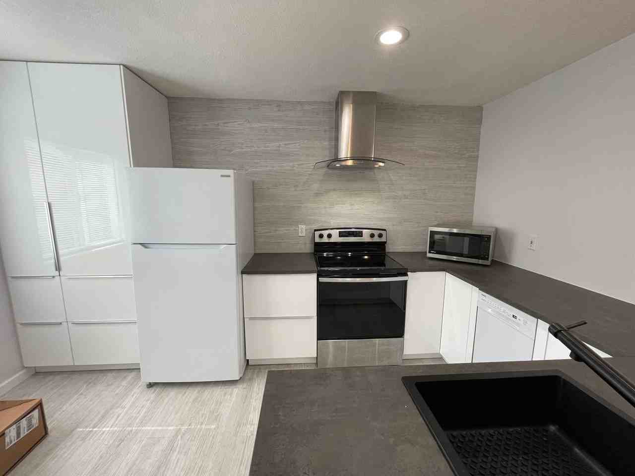 5225 Jean Rd #402 - Photo 4 of 29