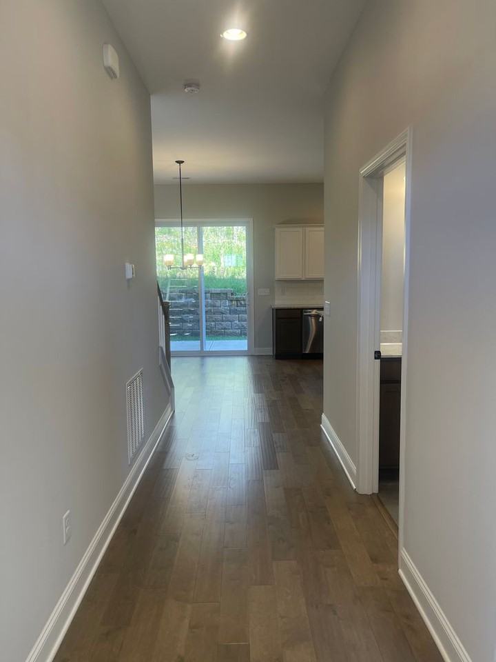 3262 Denver Ln - Photo 4 of 30
