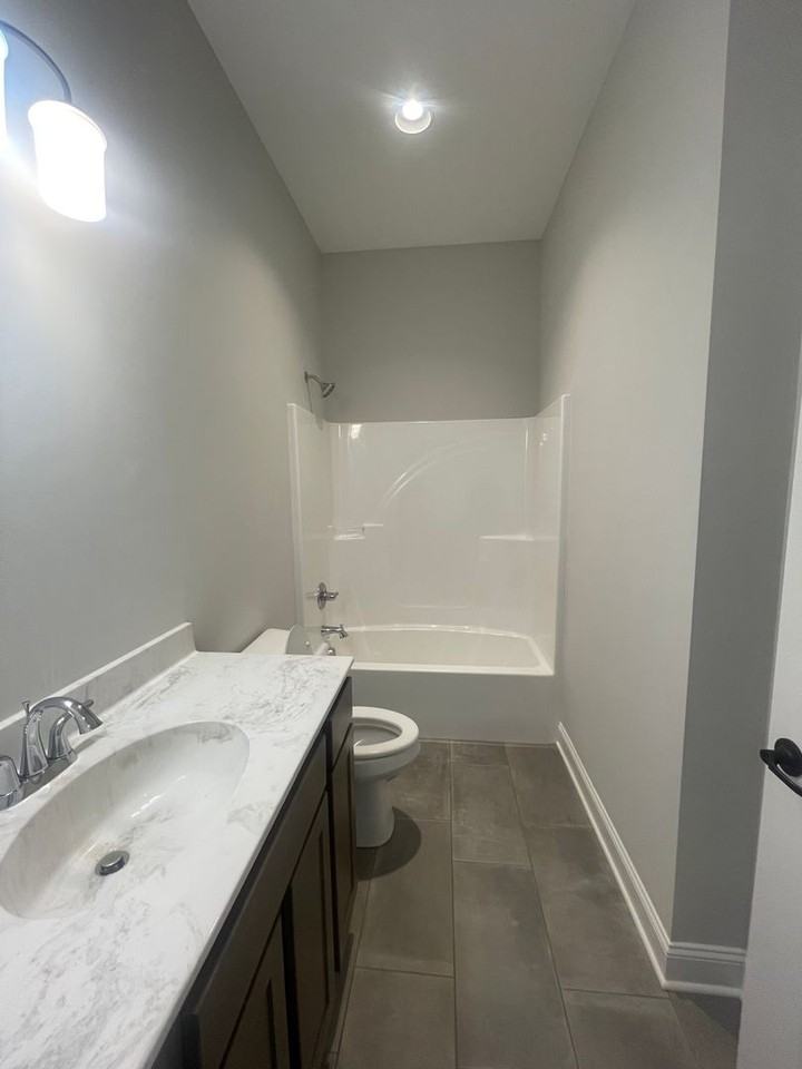3262 Denver Ln - Photo 5 of 30