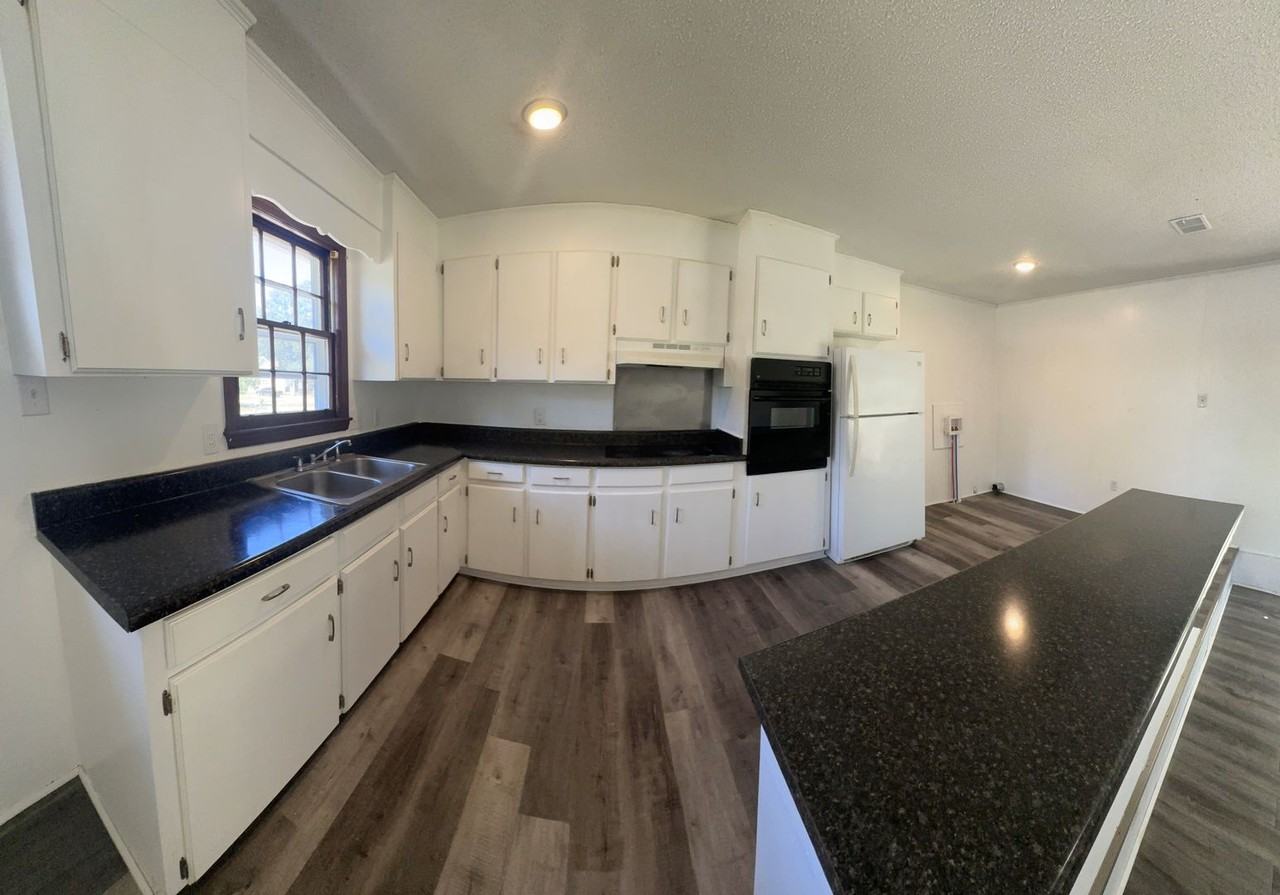 411 Parkland Place Rd - Photo 3 of 10