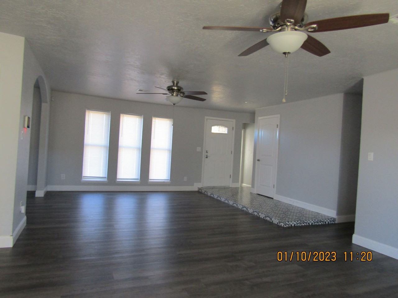 207 Ne 46th St - Photo 4 of 39