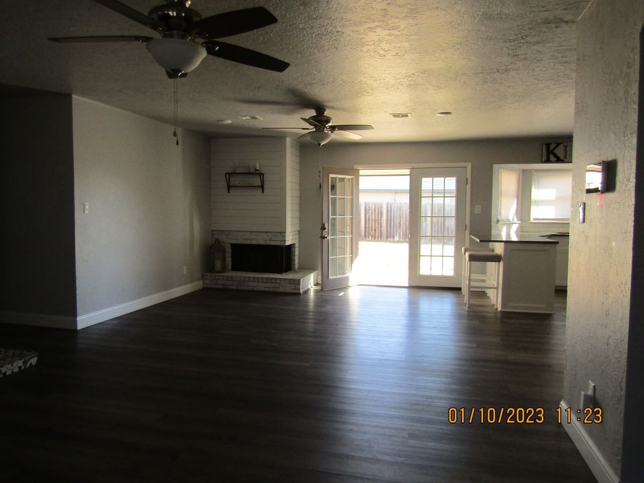 207 Ne 46th St - Photo 6 of 39