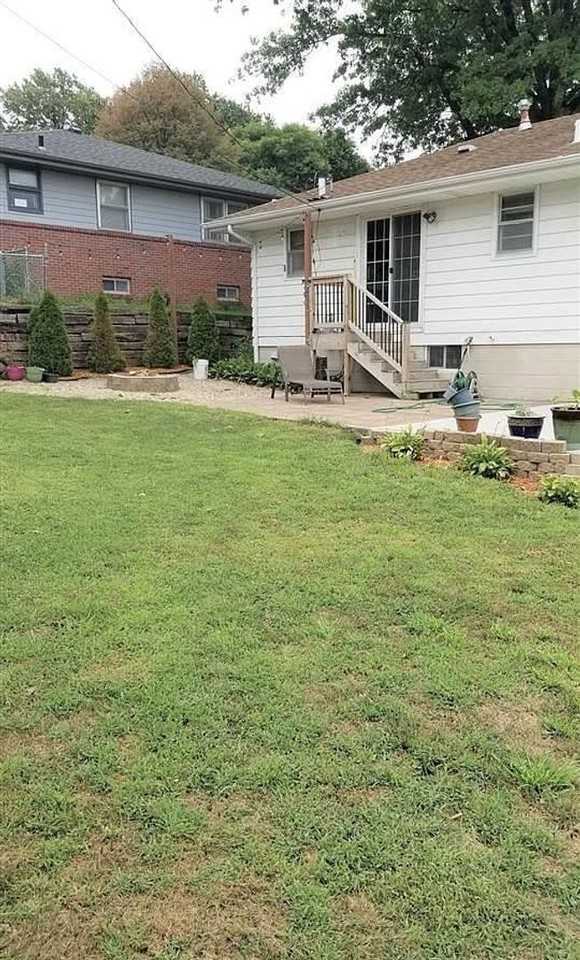 6226 Oak St - Photo 2 of 14