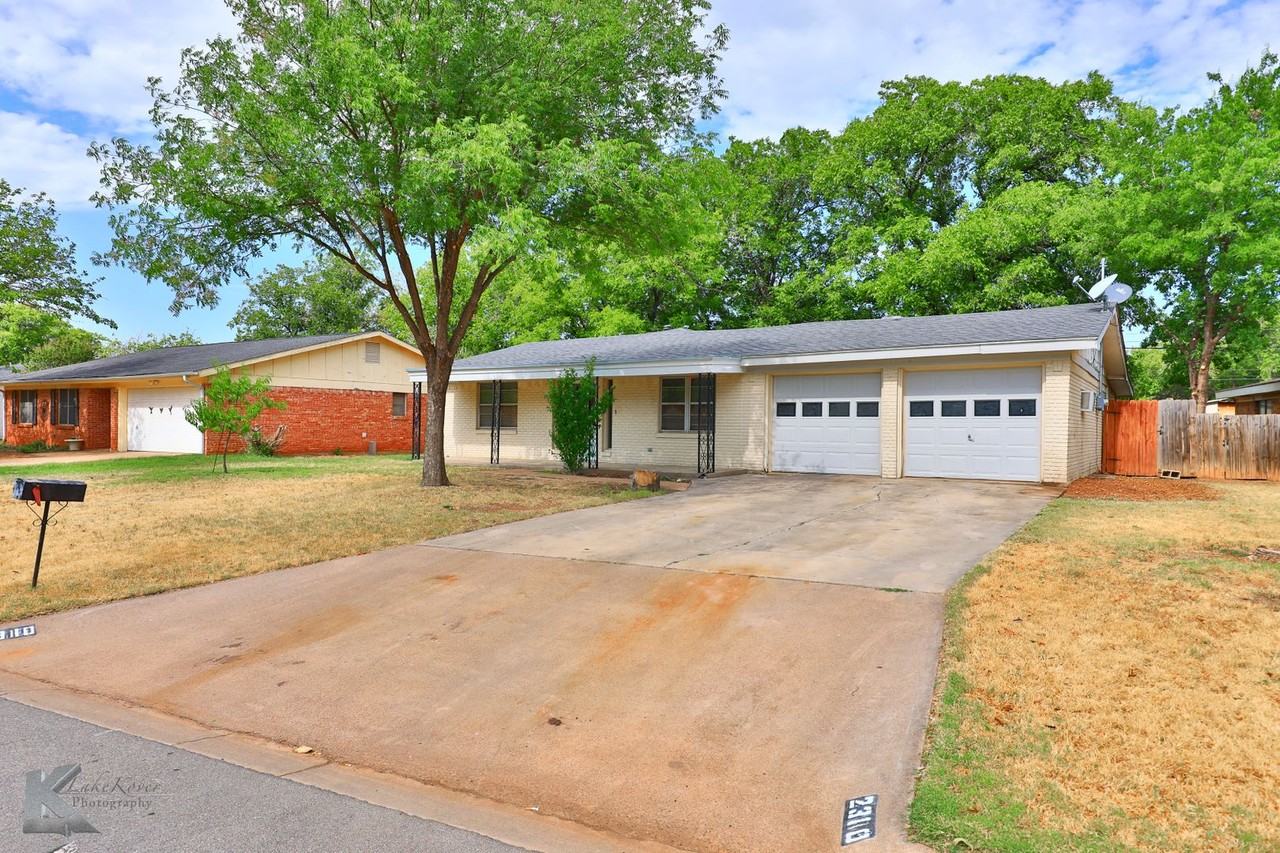 2310 Glenwood Dr - Photo 3 of 33