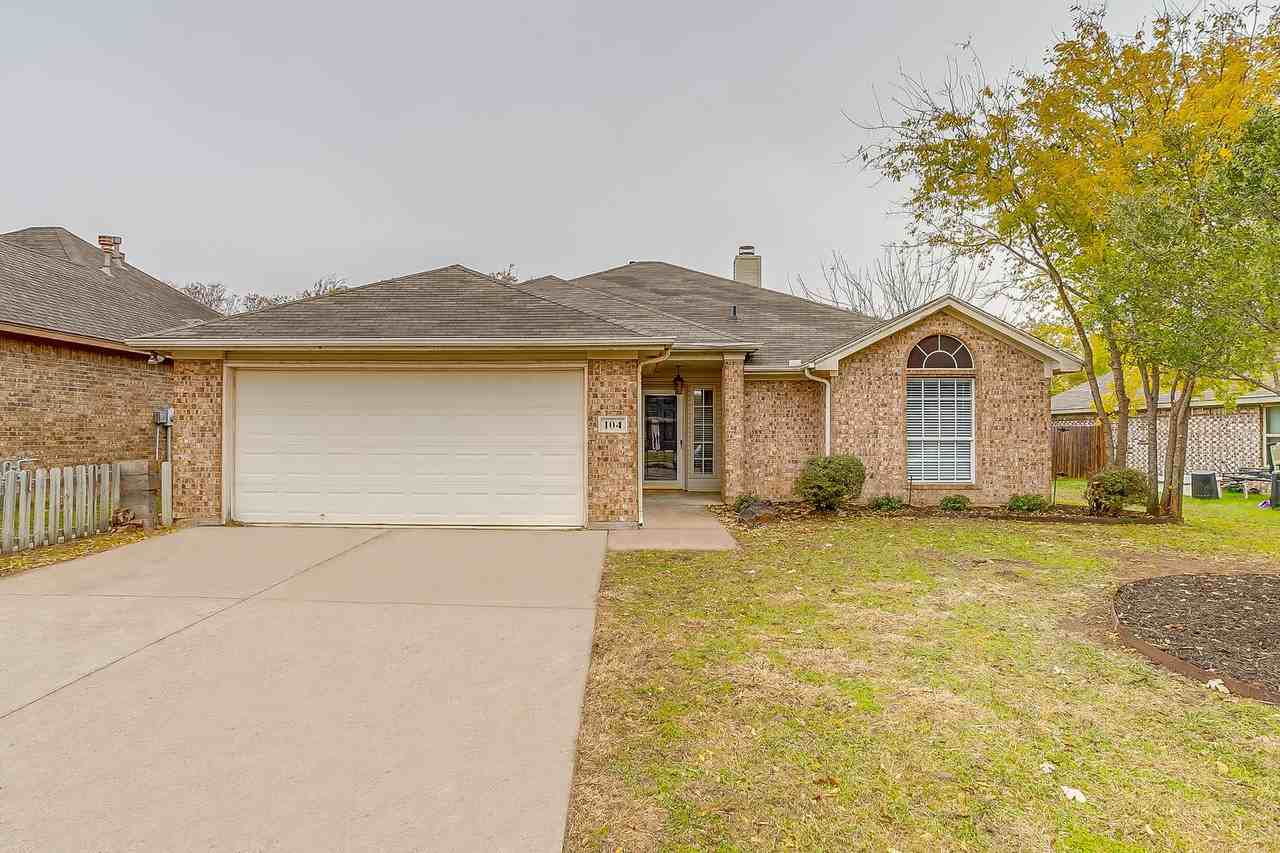 104 Willow St - Photo 2 of 17