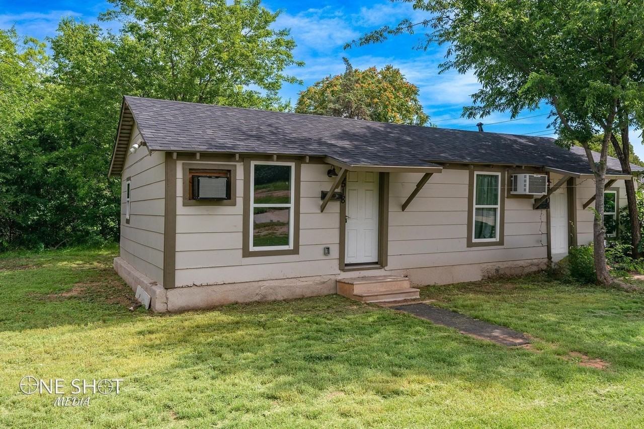 2518 S 2nd St - Photo 2 of 12