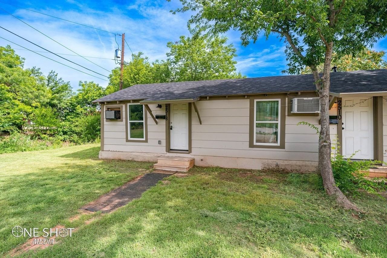 2518 S 2nd St - Photo 3 of 12