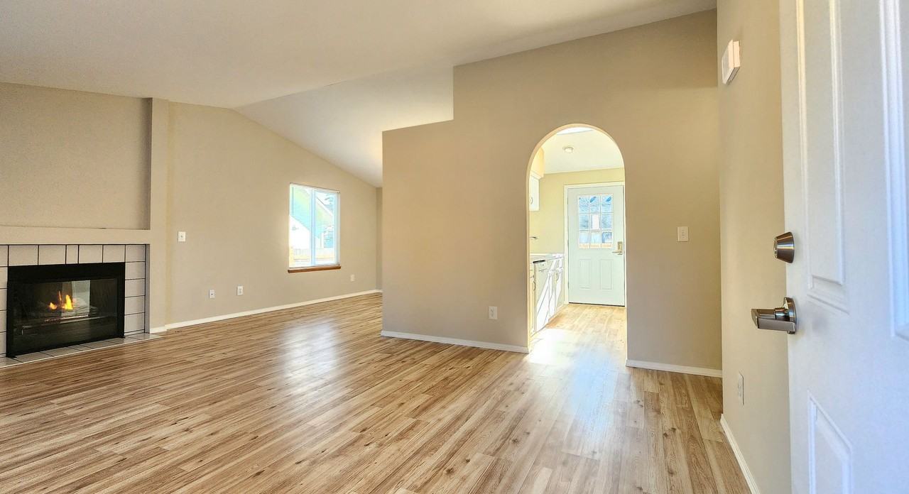 9522 54th Ave Ne - Photo 3 of 20