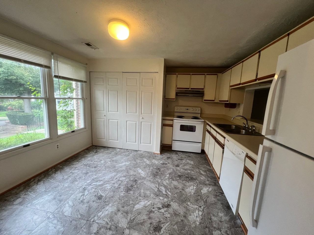 19207 Misty Meadow Ter - Photo 7 of 22