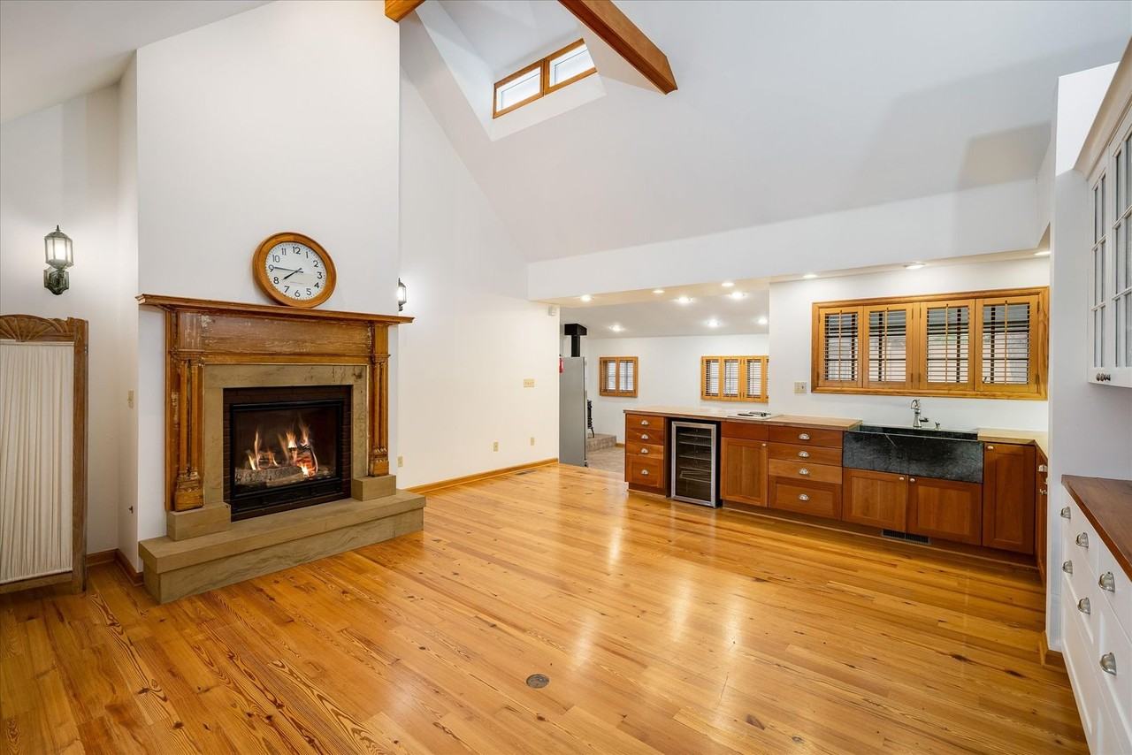 1928 Baseline Rd - Photo 3 of 34