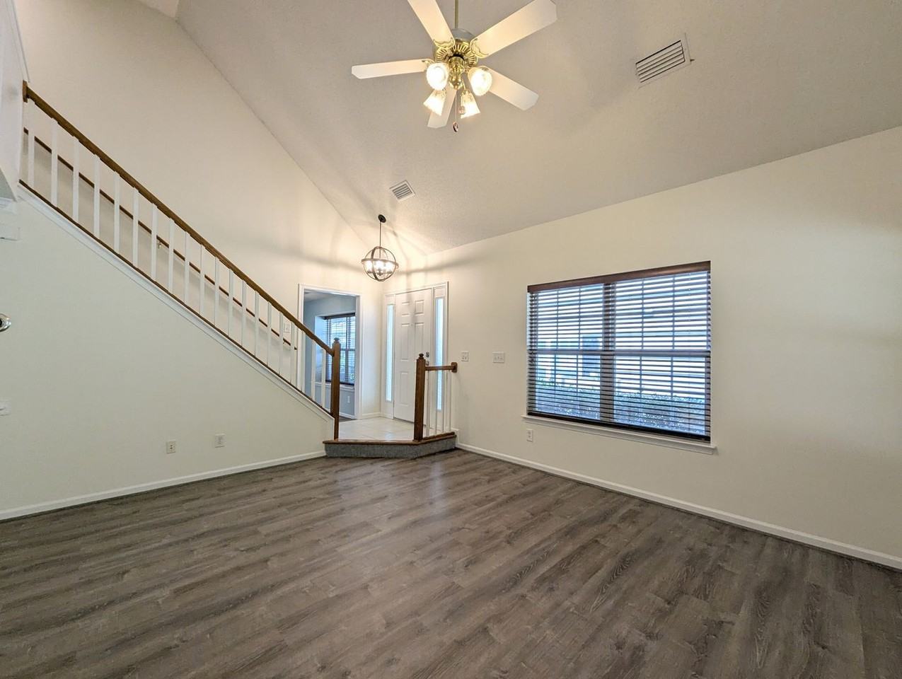 294 Raven Ter - Photo 2 of 14