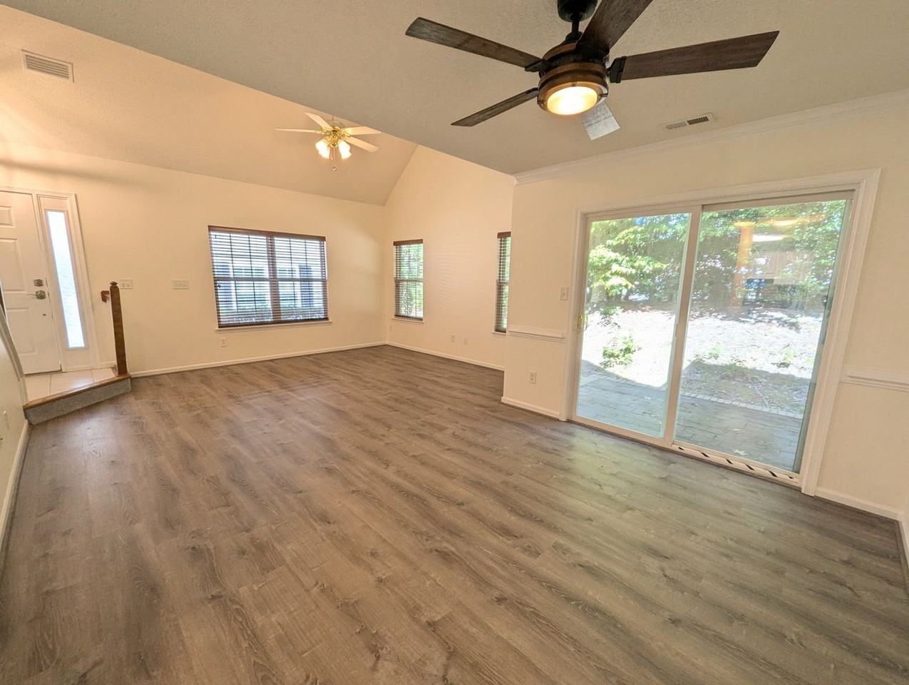 294 Raven Ter - Photo 3 of 14