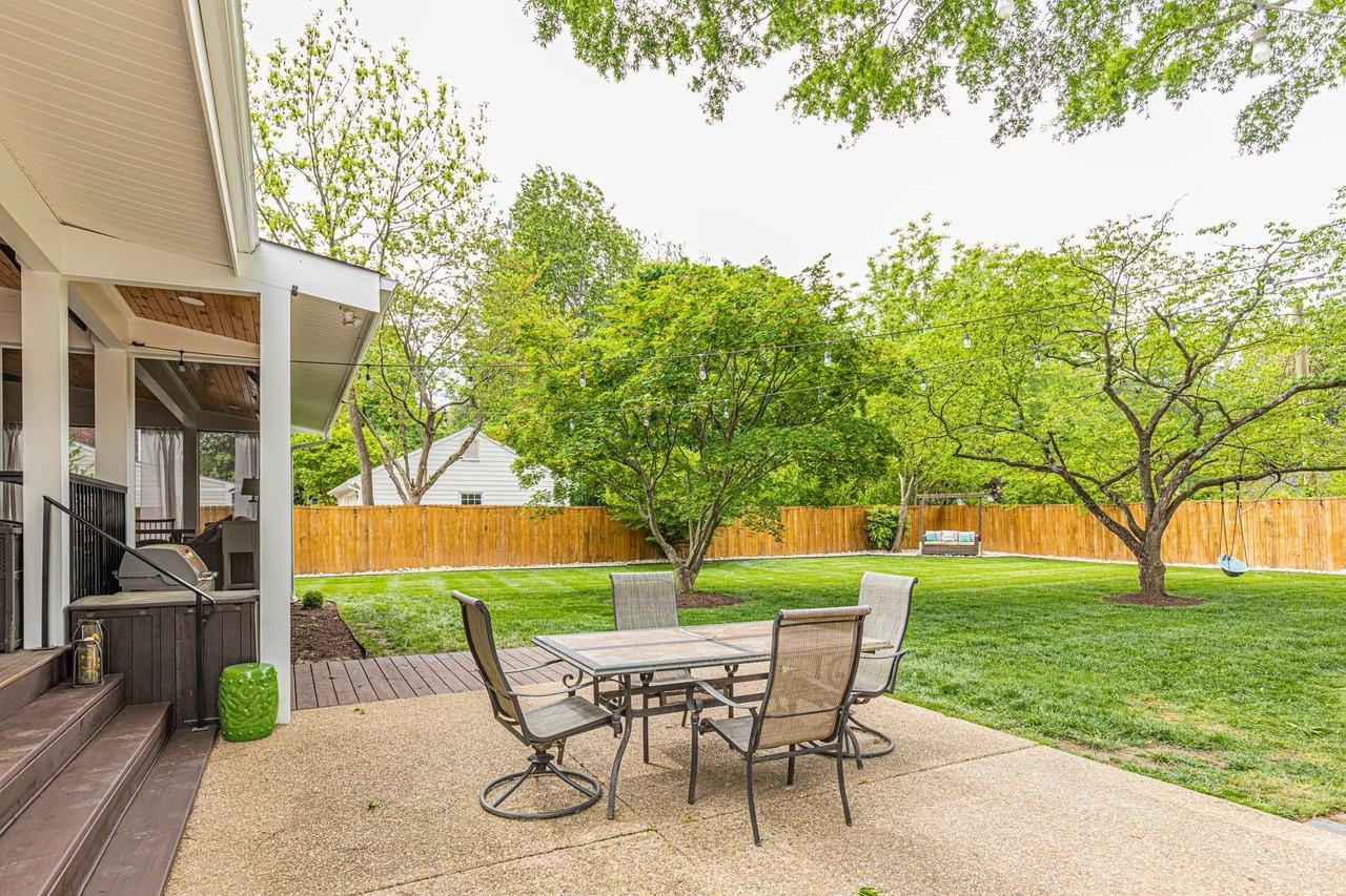 9133 Robin Ridge Dr - Photo 2 of 50