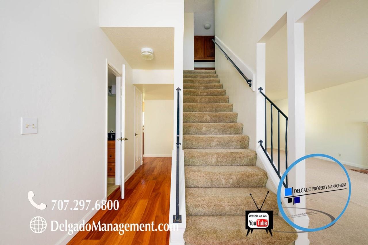 1409 Plaza De Oro - Photo 3 of 34