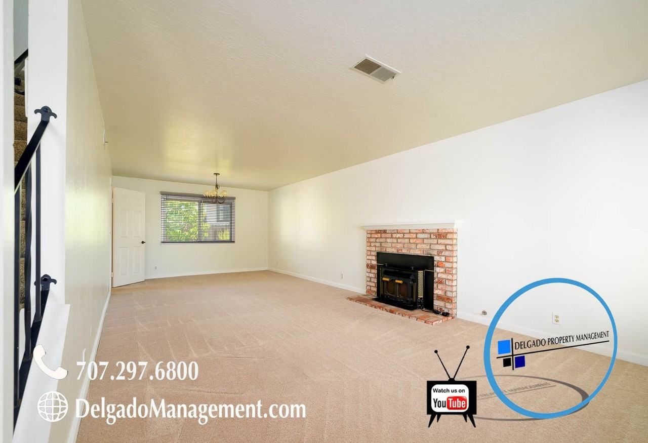 1409 Plaza De Oro - Photo 4 of 34