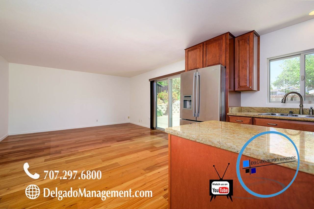 1409 Plaza De Oro - Photo 7 of 34