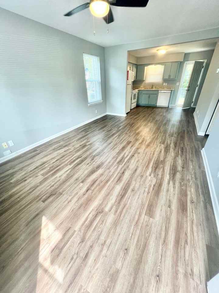 504 Maxine Dr - Photo 2 of 14