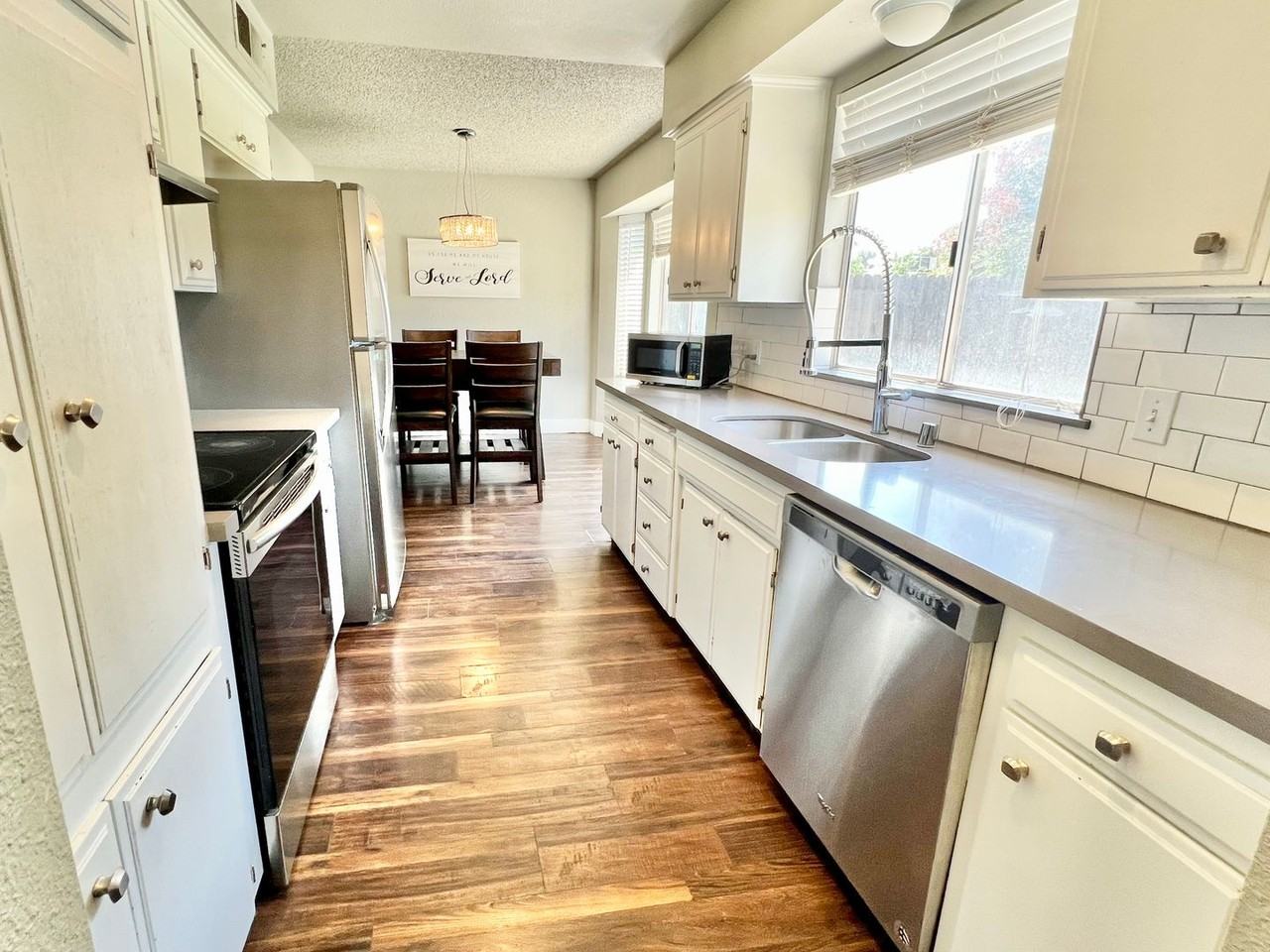 4175 N Dante Ave - Photo 2 of 13