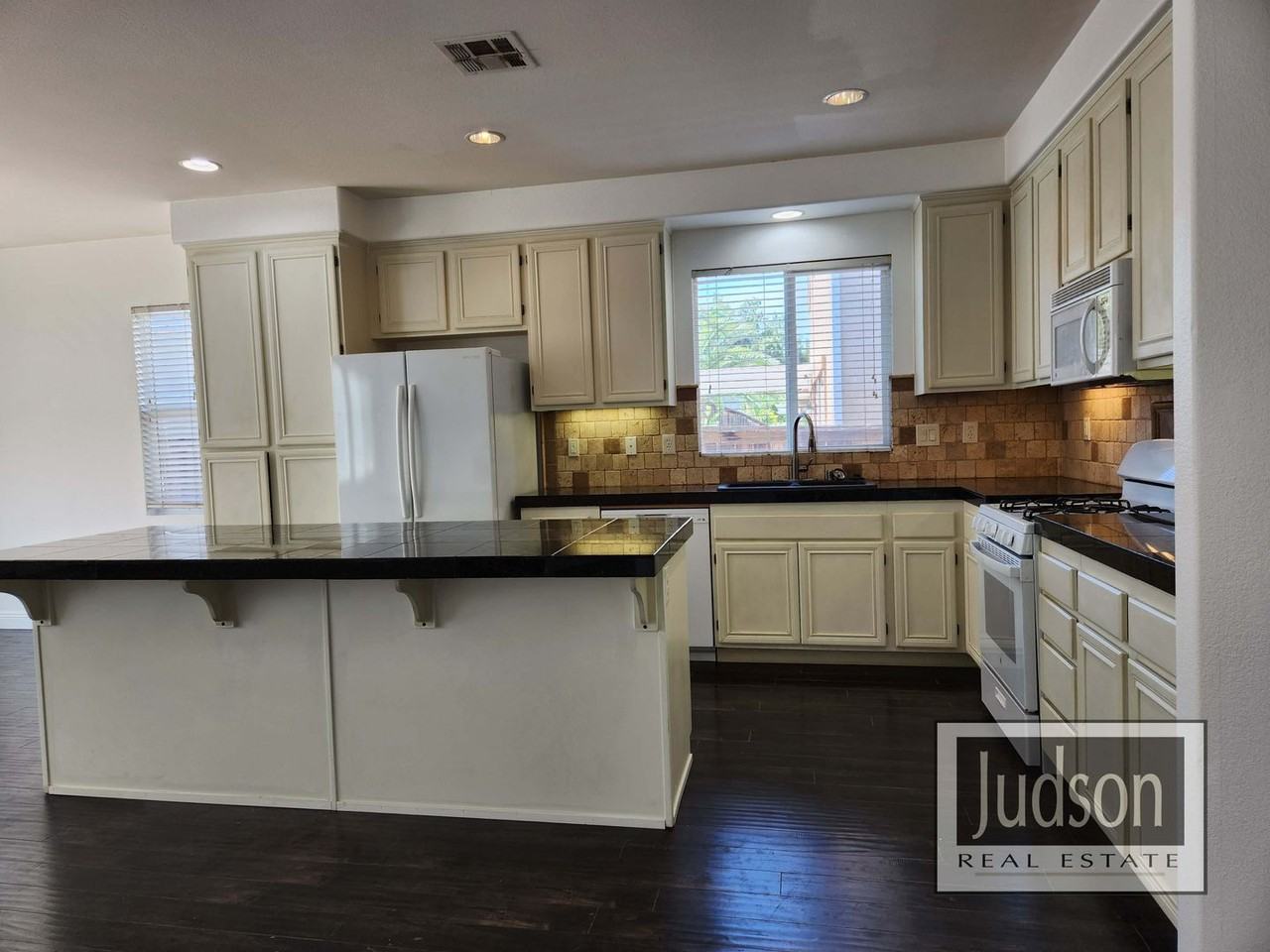 31519 Mccartney Dr - Photo 2 of 13