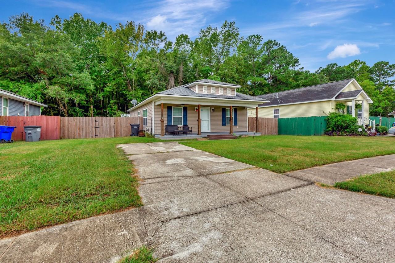 2568 Celestial Ct - Photo 3 of 25