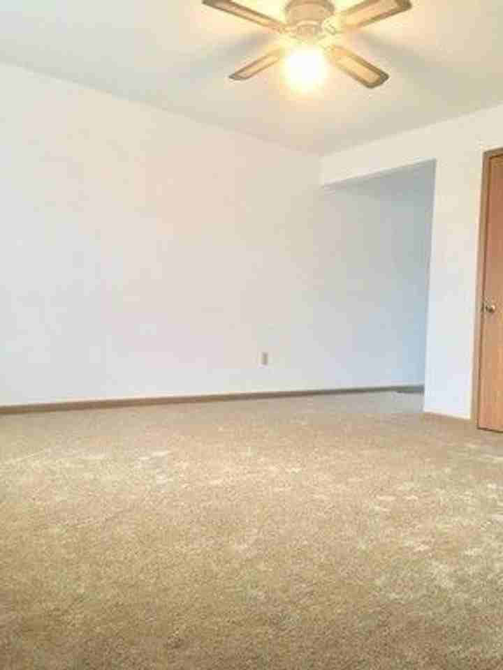 7556-MF4-E4 - Photo 2 of 9