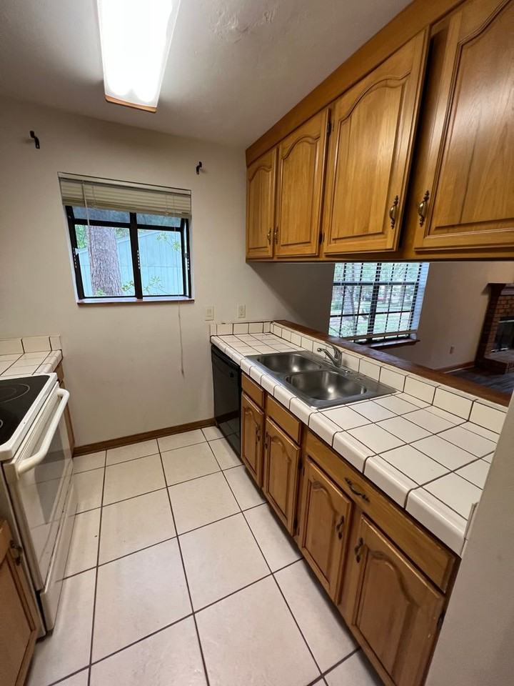 3907 Paces Pl - Photo 5 of 11